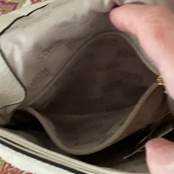 Michael Kors Cream color Crossbody Bag with Gold accents - Picture 6 of 10